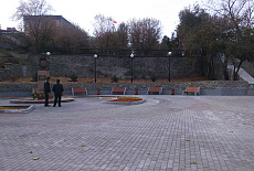 Сквер у памятника Челнокову