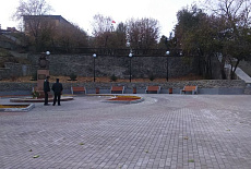 Сквер у памятника Челнокову