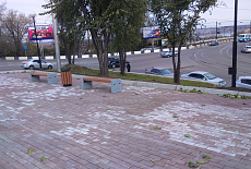 Сквер у памятника Челнокову